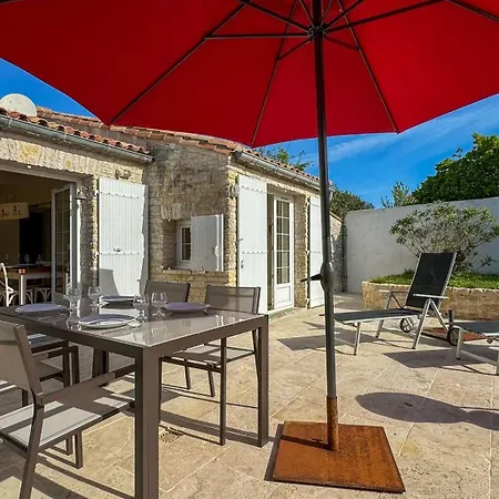 Dans Le Centre Du Village D'ars En Re, Charmante Bien Decoree * Арс-эн-Рэ