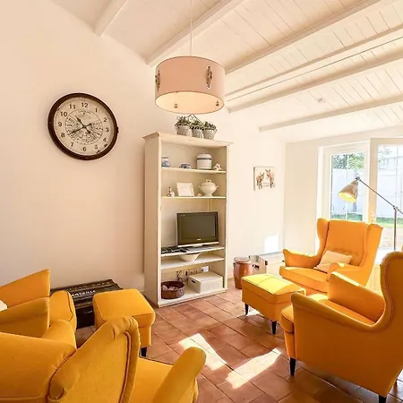 Dans Le Centre Du Village D'ars En Re, Charmante Bien Decoree Вилла