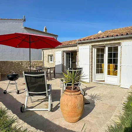 Вилла Dans Le Centre Du Village D'ars En Re, Charmante Bien Decoree Арс-эн-Рэ