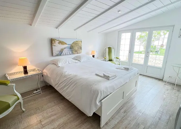 Villa Dans Le Centre Du Village D'ars En Re, Charmante Bien Décorée *